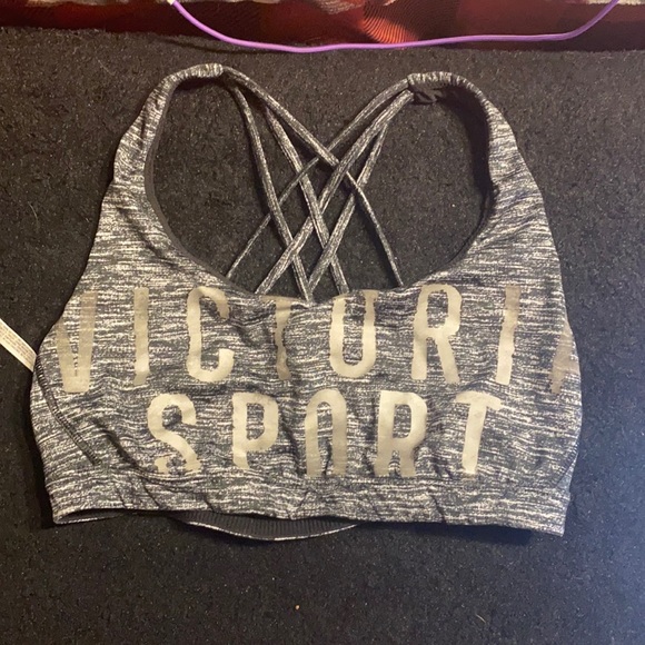 Sports bra - Picture 1 of 3